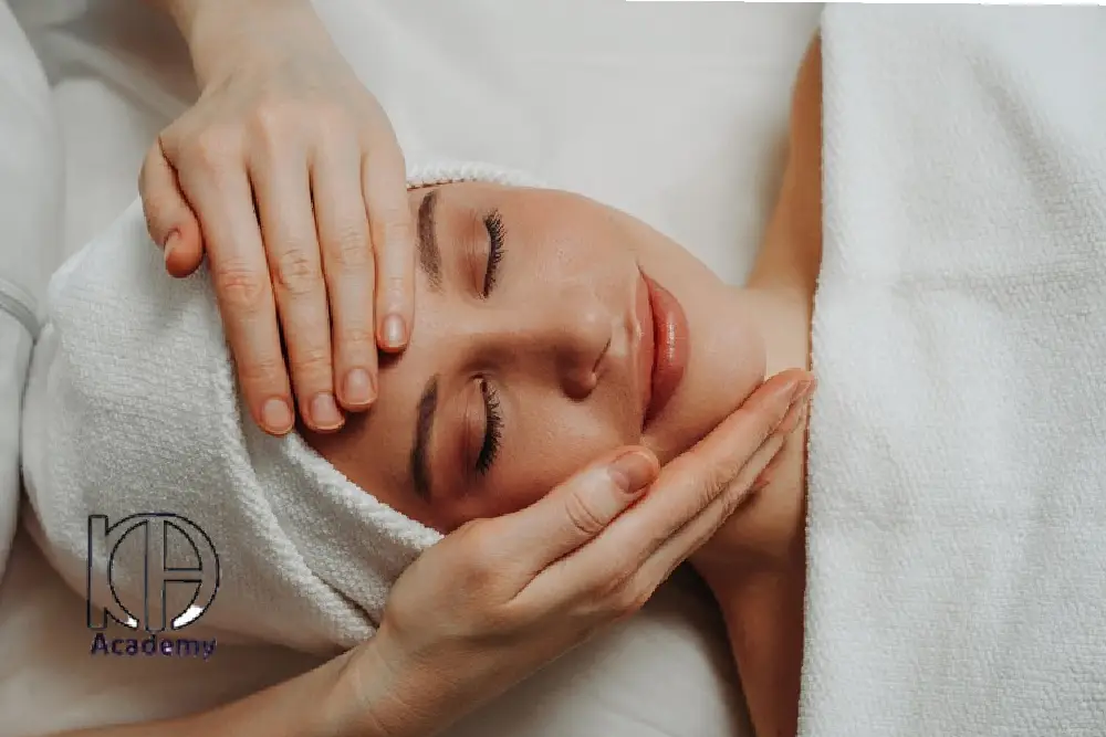 فیشیالیست کیست؟